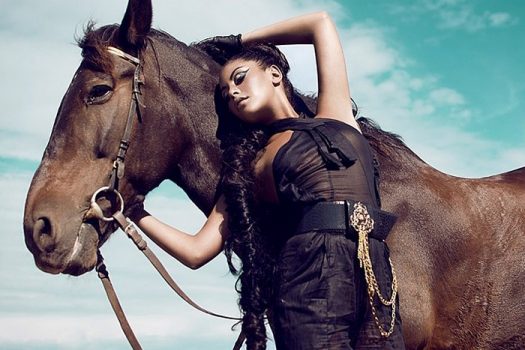 [Fashion Photography] Les chevaux, l’été et Marie Bärsch