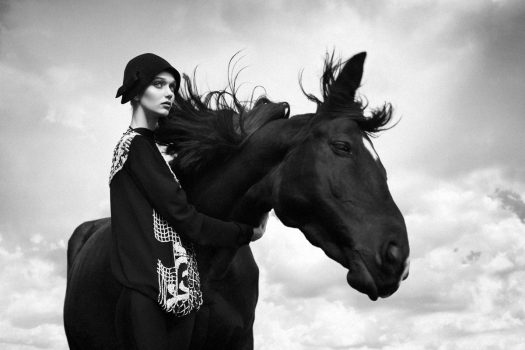 [Fashion Photography] Marta Zbieron : Black Horse