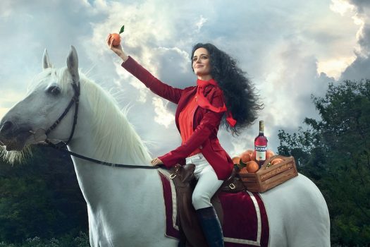 [Brand Content] Le cheval blanc du calendrier Campari 2015