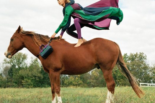 [Fashion Ad] Versace à cheval cet été