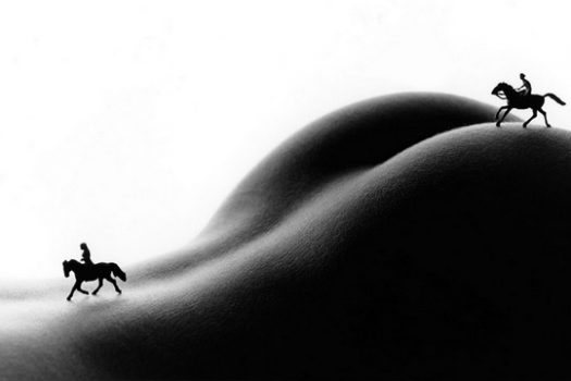 [Photography] Allan Teger galope sur le corps de femmes