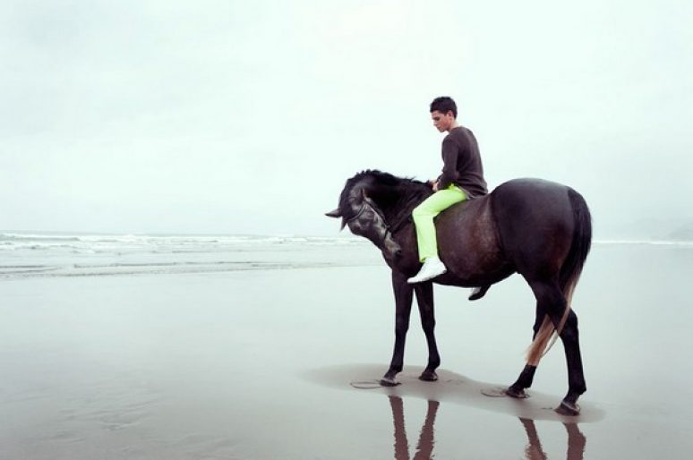 [Fashion] Galop d’essai pour David K. Shield sur Murawai beach