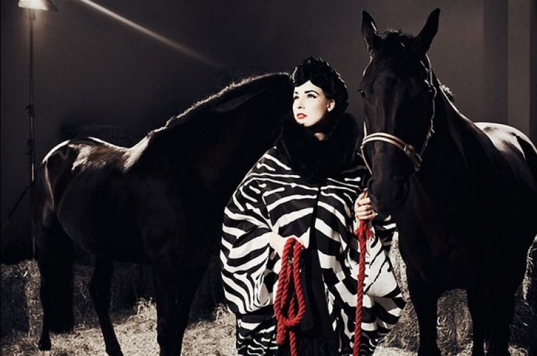 [Fashion Editorial] Dita Von Teese et ses crazy horses