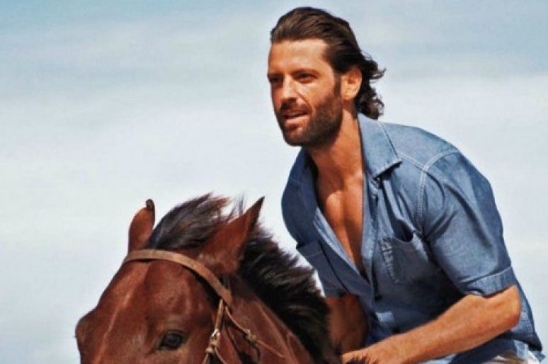 [Fashion Advertising] Galop sur la plage pour Tommy Bahama