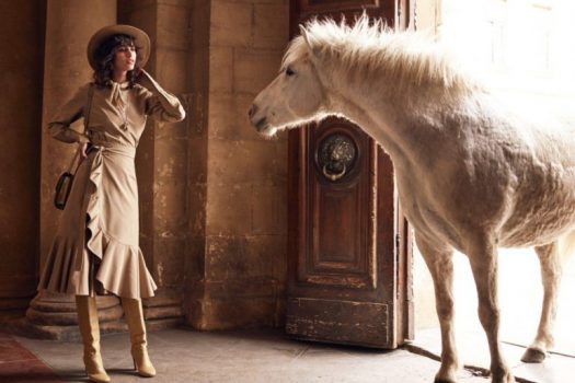 [Fashion Editorial] Le cheval blanc Camargue de Vogue Paris