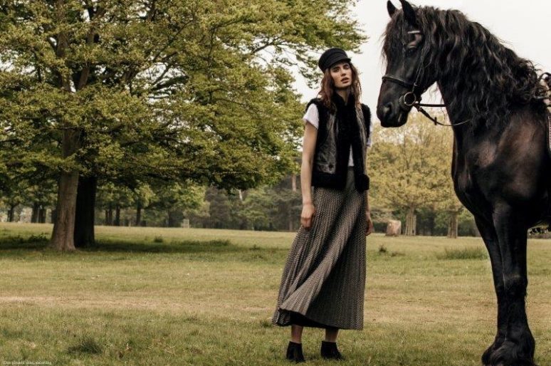 [Fashion Editorial] Le cheval noir de La Femme Magazine