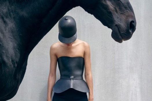 [Fashion] Dior en croisière équestre avec Selena Forrest